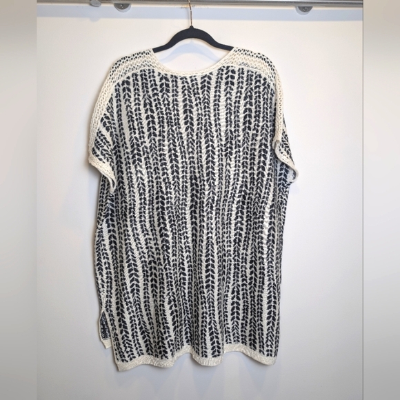 Black Off White V-neck Patterned Linen Blend Poncho Size XS/Small - Picture 2 of 7